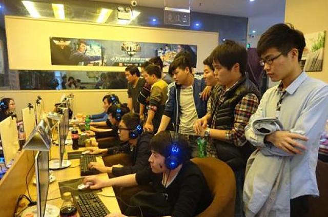 3月30日17点2023LPL春季赛季后赛即将打响，沙场逐鹿，寻龙问鼎，胜负由谁定夺！